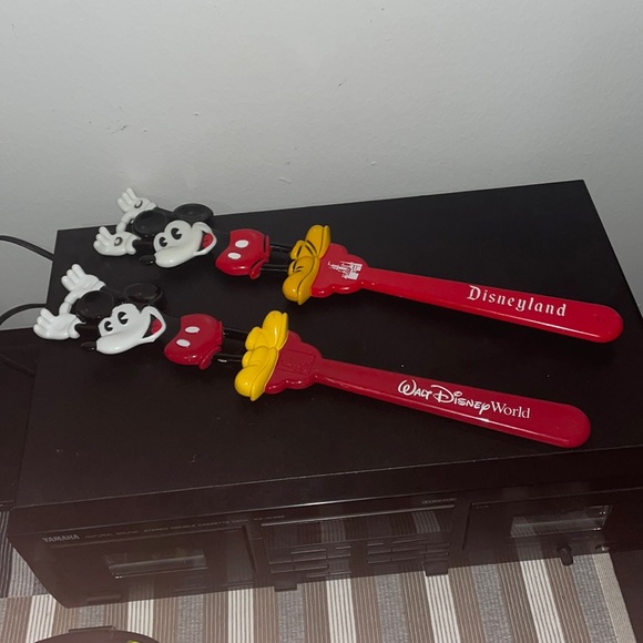Vintage Disneyland Disney World Mickey Mouse Back Scratcher - Picture 1 of 6